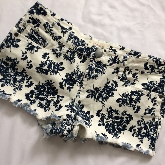 21 Demin Shorts Sz 29 - Picture 3 of 4